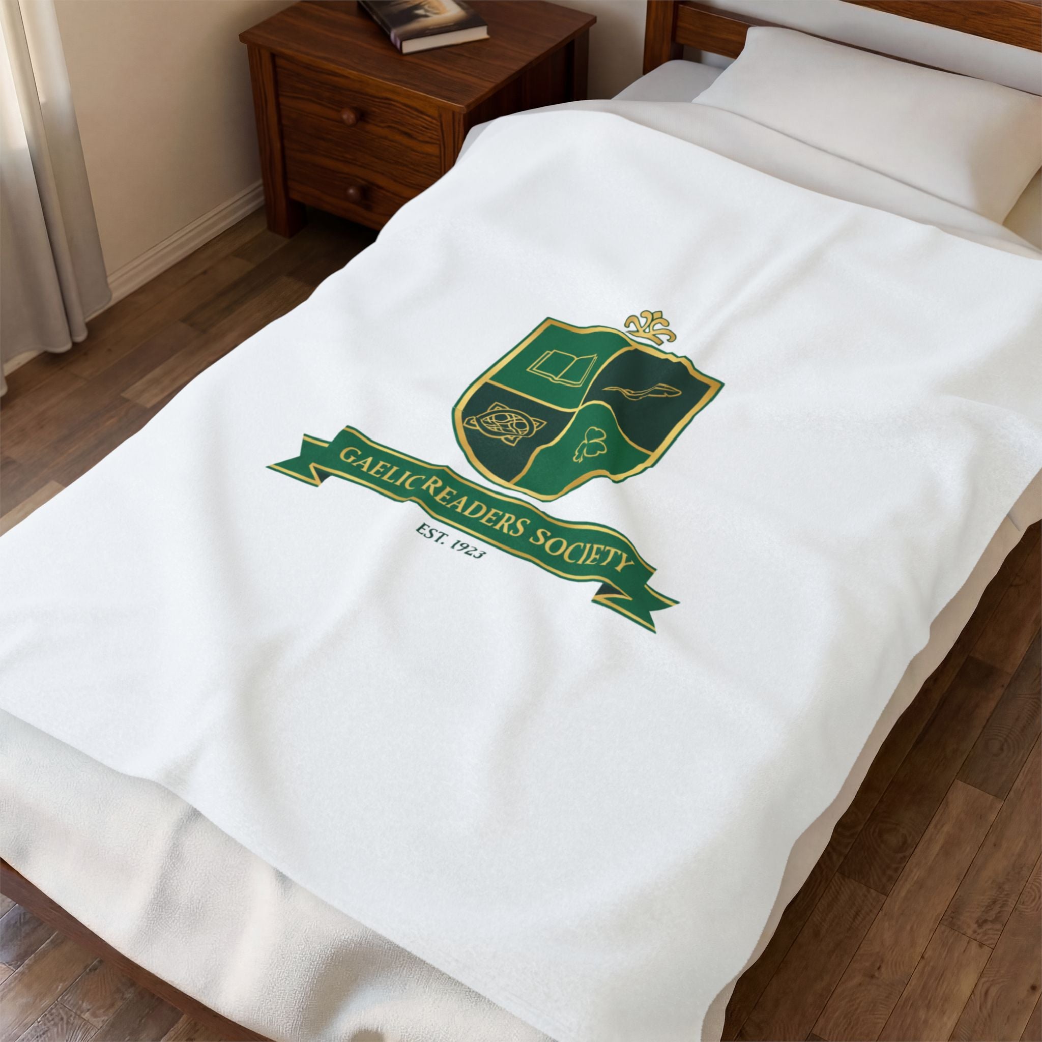 Celtic Crest Gaelic Readers Society Blanket | Irish heritage logo, Celtic knot